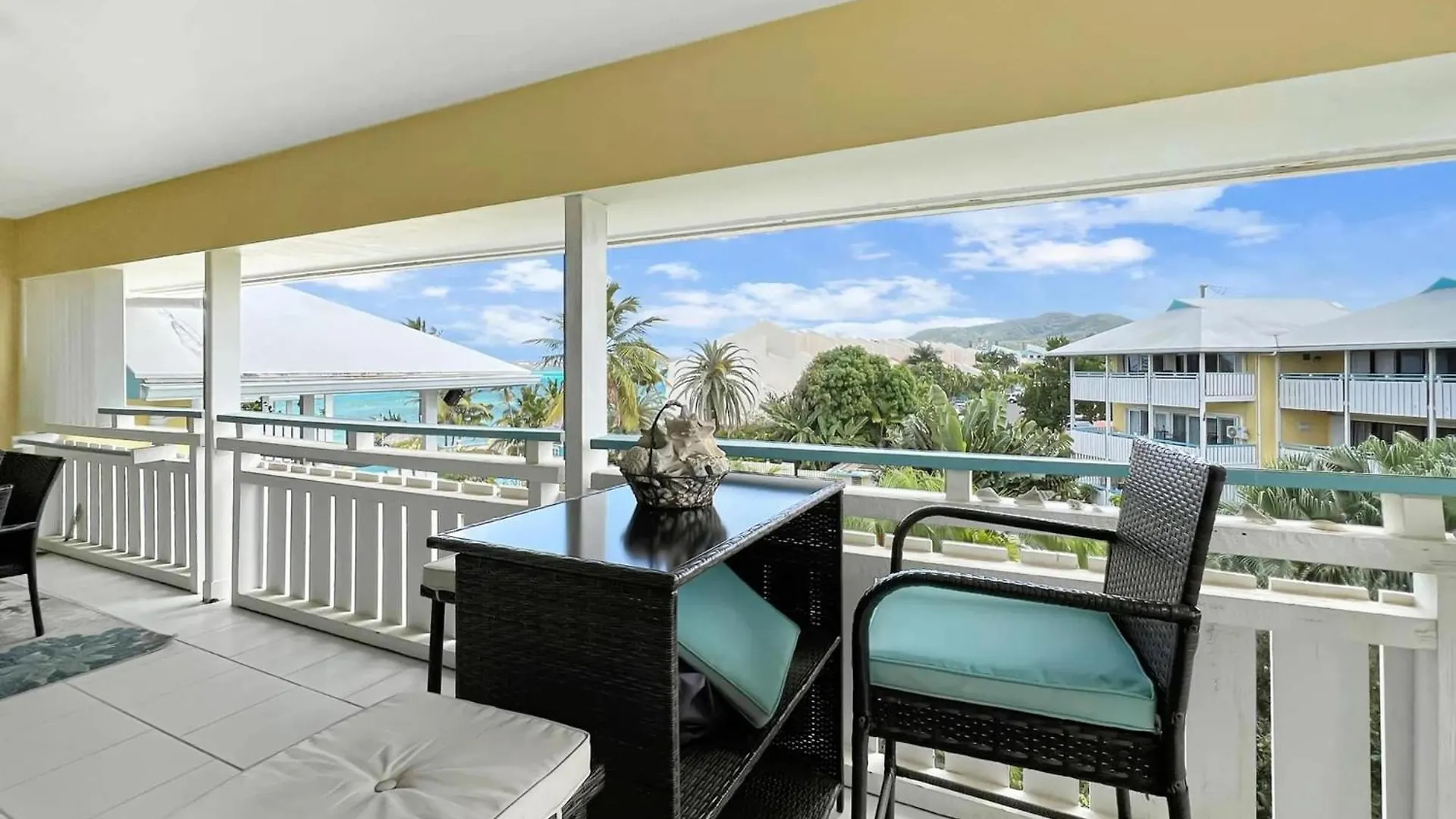 Apartment Beachside Condo With Pool And Ocean Views Christiansted
